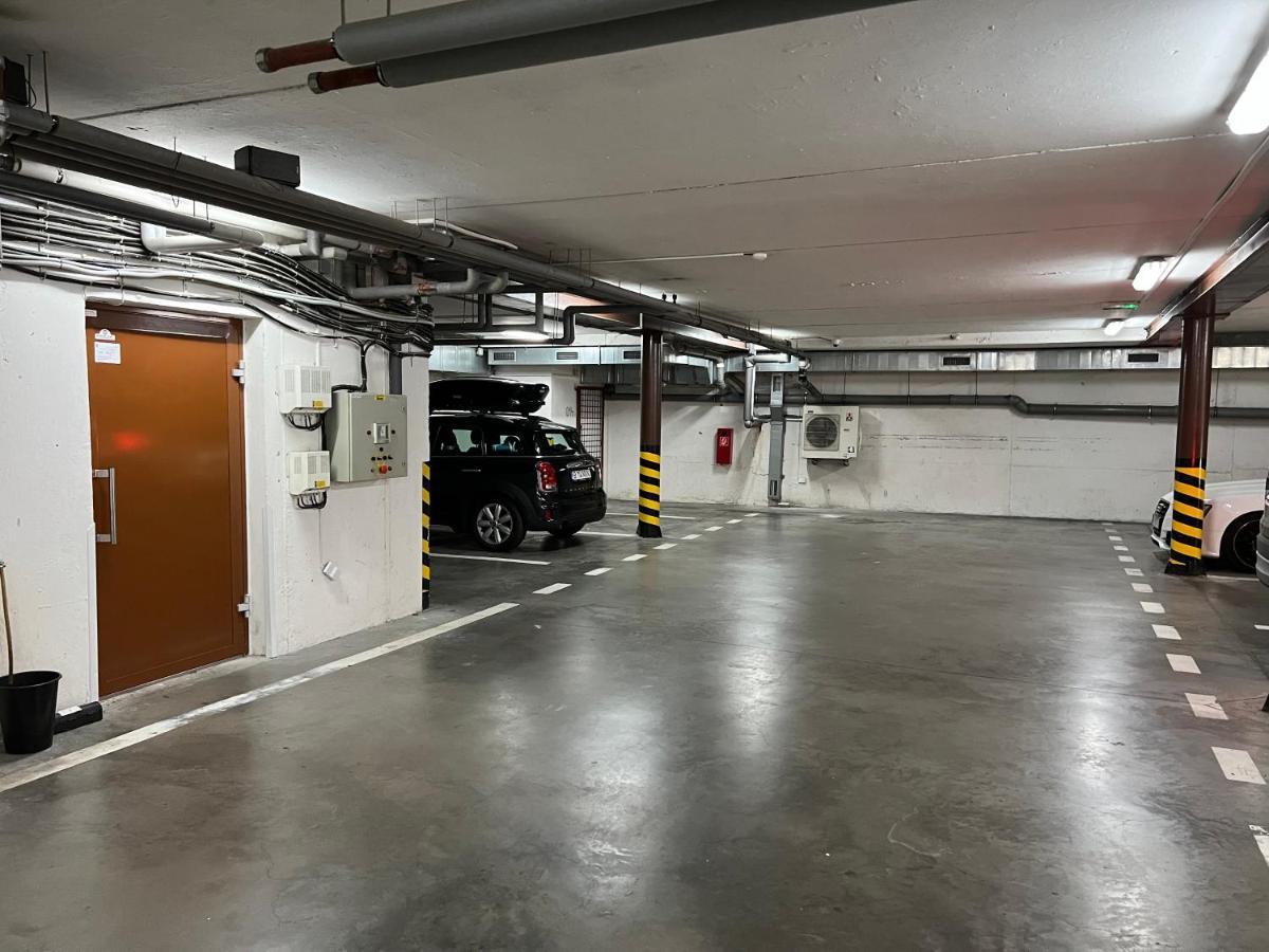Castle View Apartment With Free Parking Bratislava Bagian luar foto