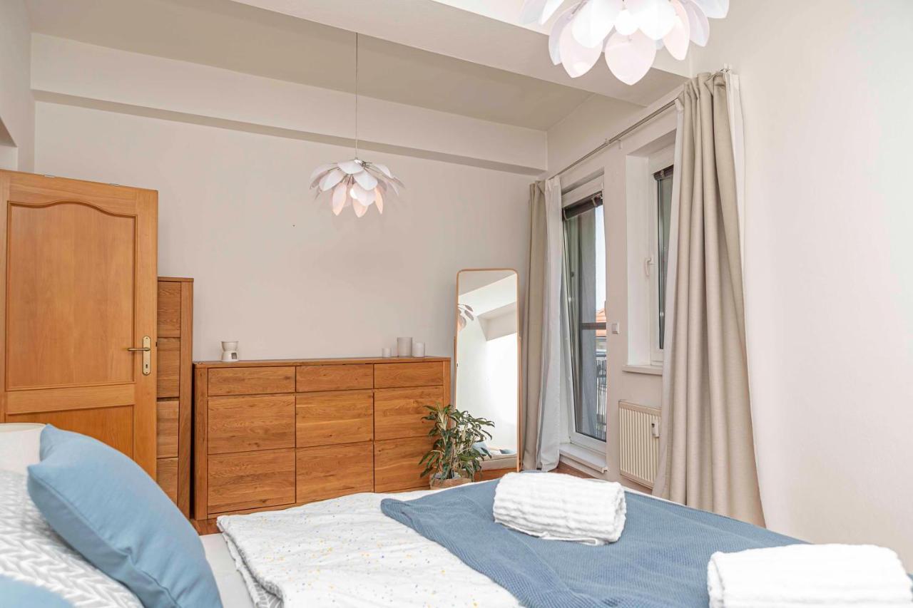 Castle View Apartment With Free Parking Bratislava Bagian luar foto
