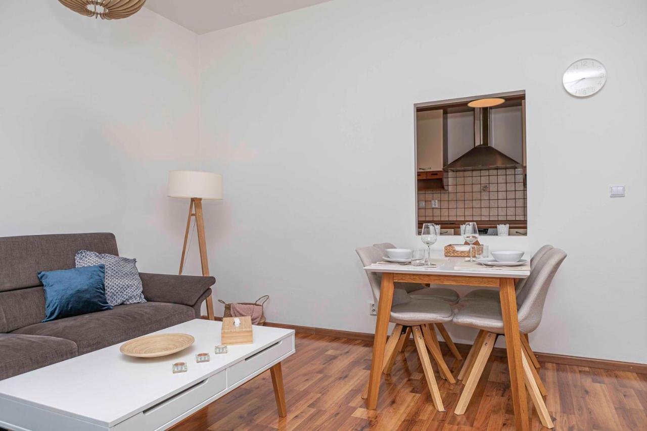 Castle View Apartment With Free Parking Bratislava Bagian luar foto